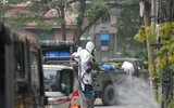 Cách ly, khử trùng phố Trúc Bạch phòng chống dịch Covid-19 lây lan